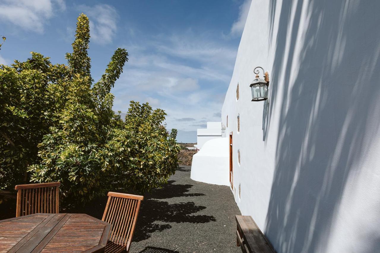 Hotelito Rural Flor de Timanfaya Tinajo Bagian luar foto