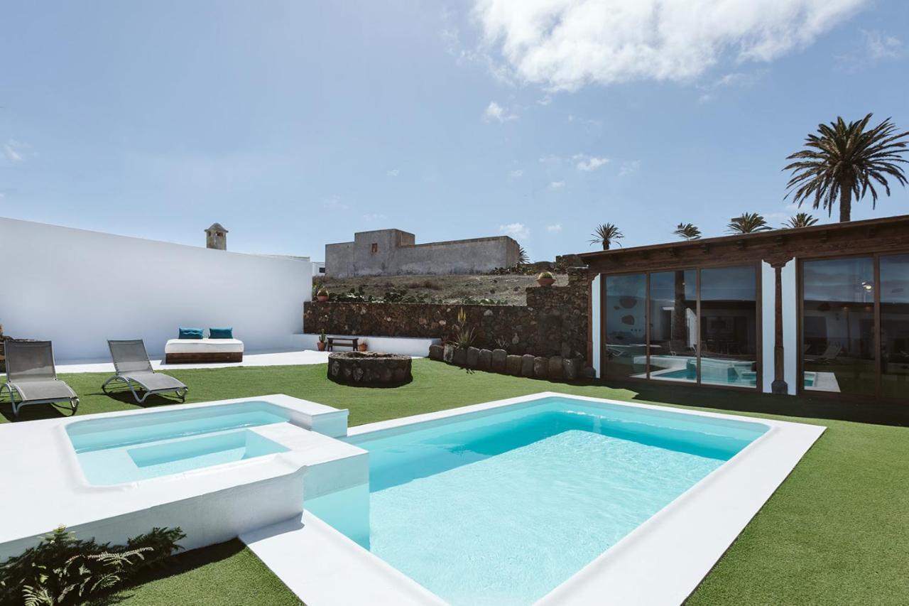 Hotelito Rural Flor de Timanfaya Tinajo Bagian luar foto