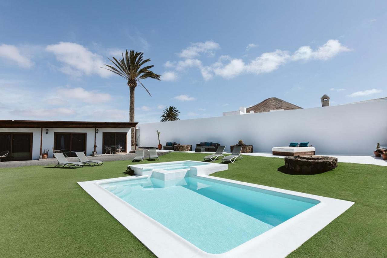 Hotelito Rural Flor de Timanfaya Tinajo Bagian luar foto
