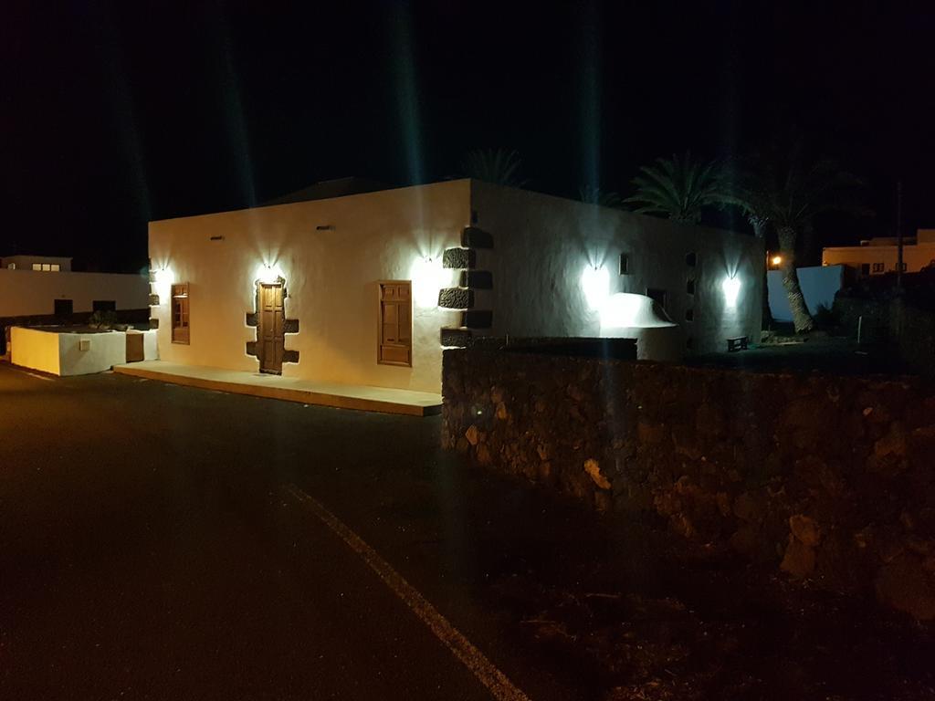 Hotelito Rural Flor de Timanfaya Tinajo Bagian luar foto
