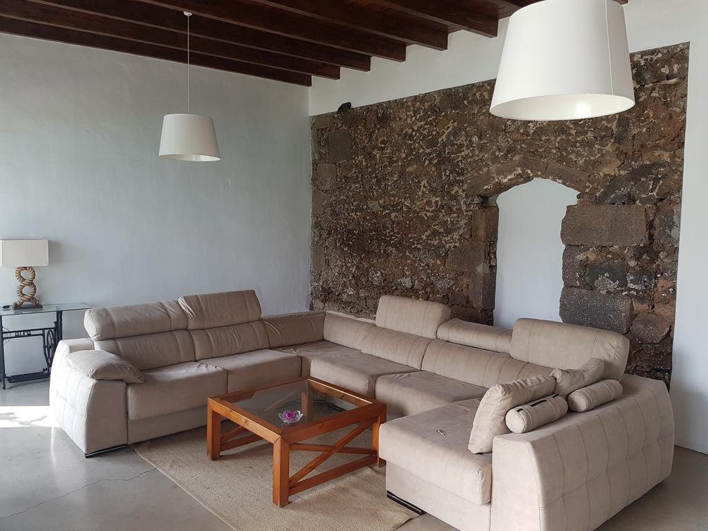 Hotelito Rural Flor de Timanfaya Tinajo Bagian luar foto