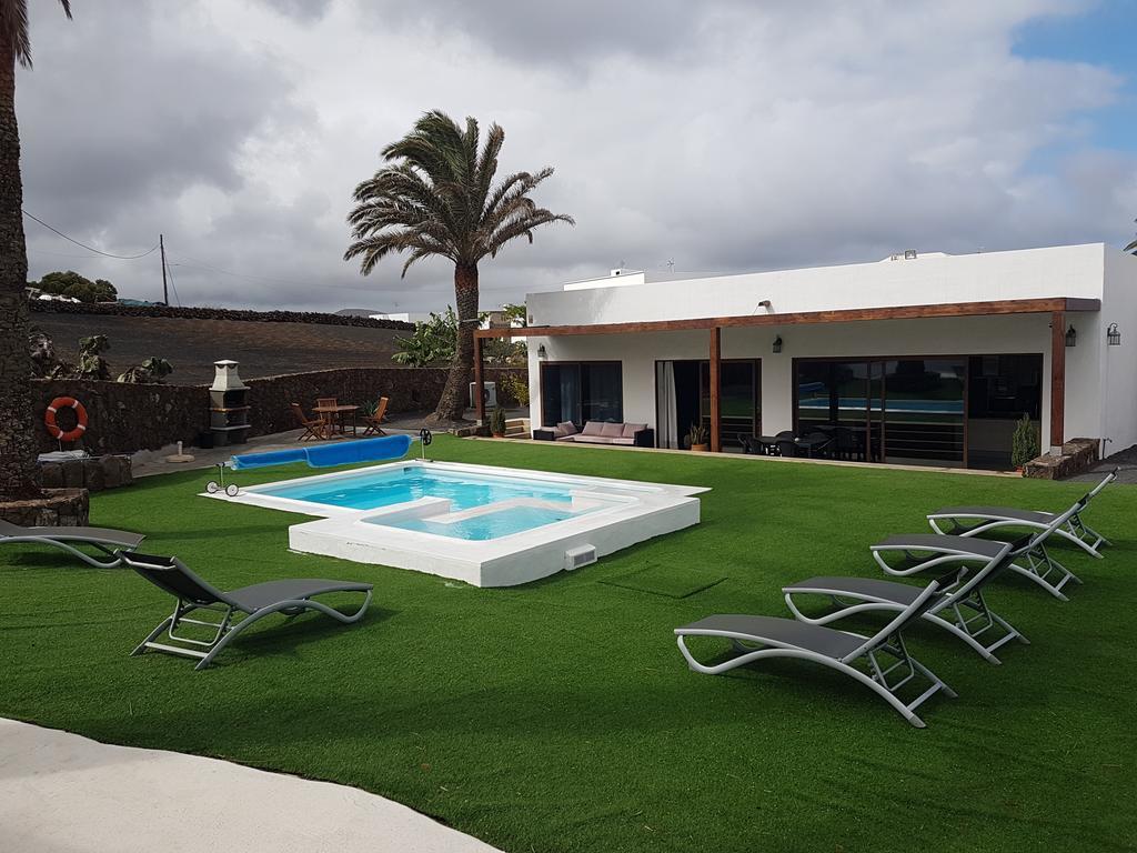 Hotelito Rural Flor de Timanfaya Tinajo Bagian luar foto