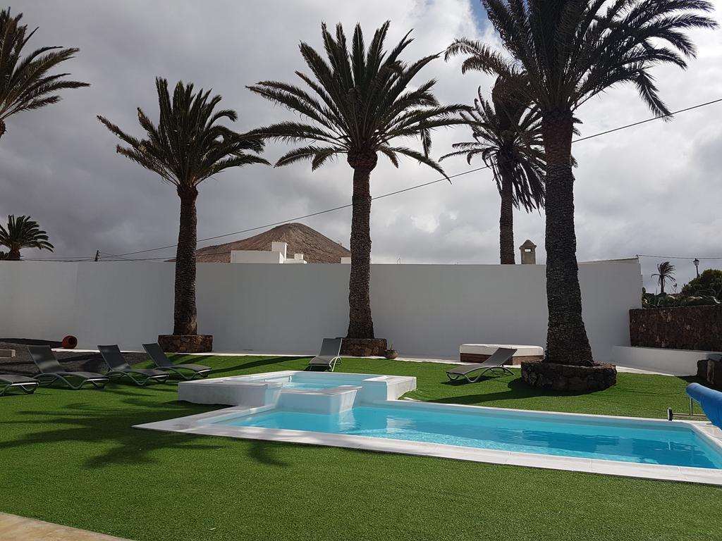 Hotelito Rural Flor de Timanfaya Tinajo Bagian luar foto