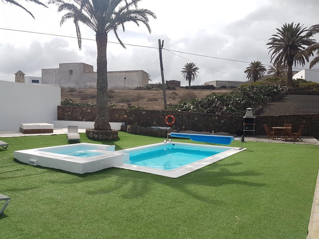 Hotelito Rural Flor de Timanfaya Tinajo Bagian luar foto