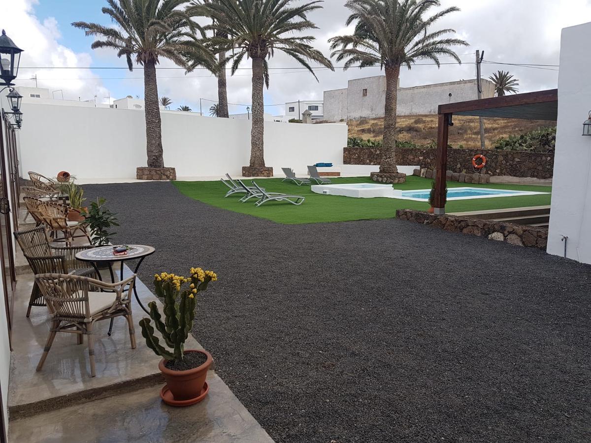 Hotelito Rural Flor de Timanfaya Tinajo Bagian luar foto