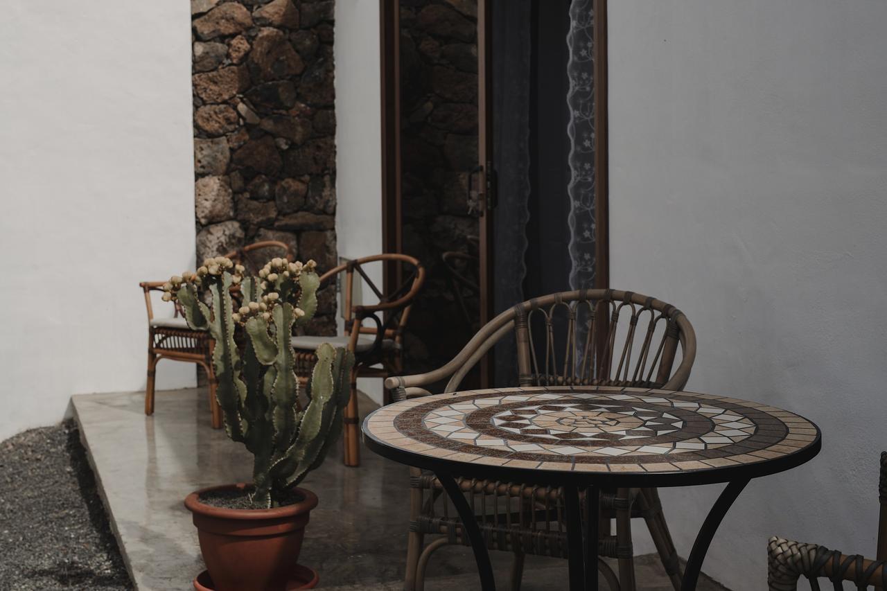 Hotelito Rural Flor de Timanfaya Tinajo Bagian luar foto