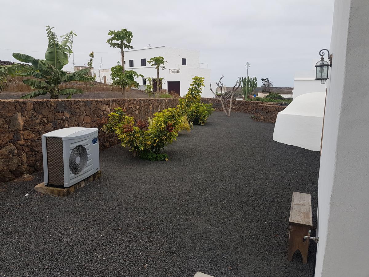 Hotelito Rural Flor de Timanfaya Tinajo Bagian luar foto