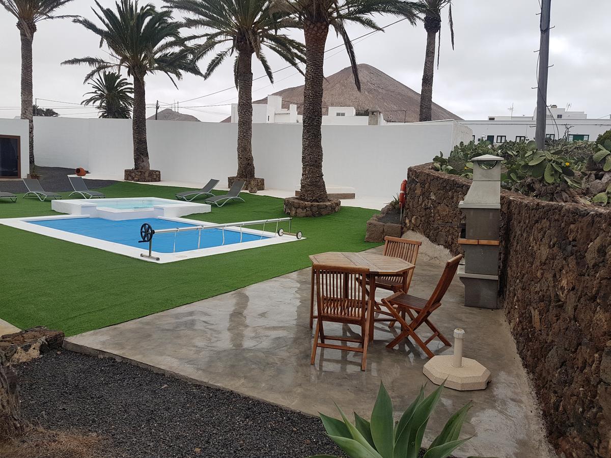 Hotelito Rural Flor de Timanfaya Tinajo Bagian luar foto